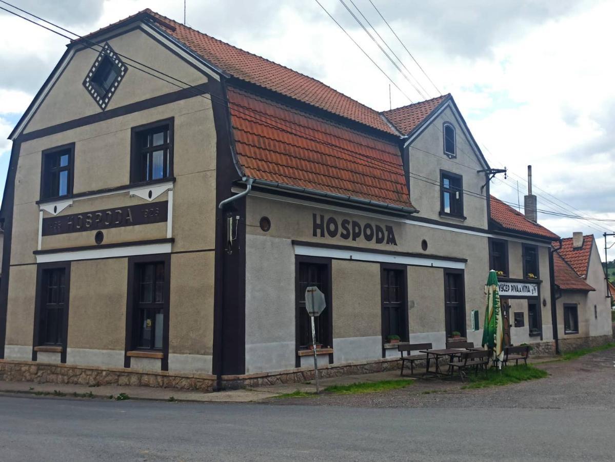 Apartman Menany Екстериор снимка