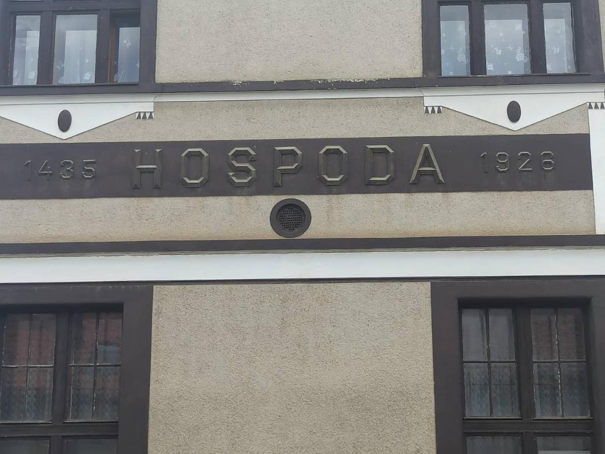 Apartman Menany Екстериор снимка