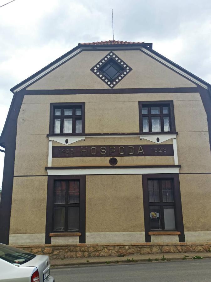 Apartman Menany Екстериор снимка